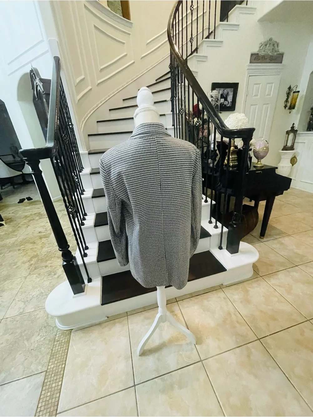 LOFT black white
